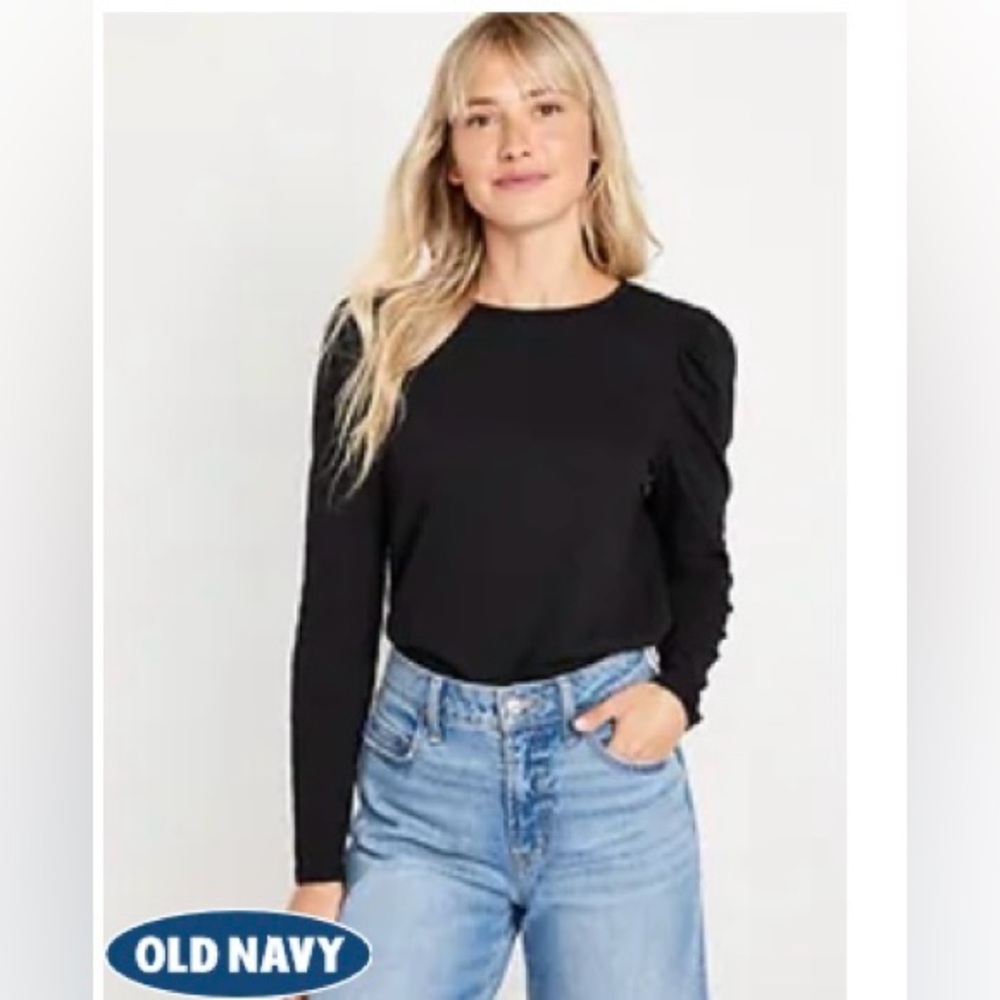 Old Navy Long Sleeve Crew Neck Tee Black